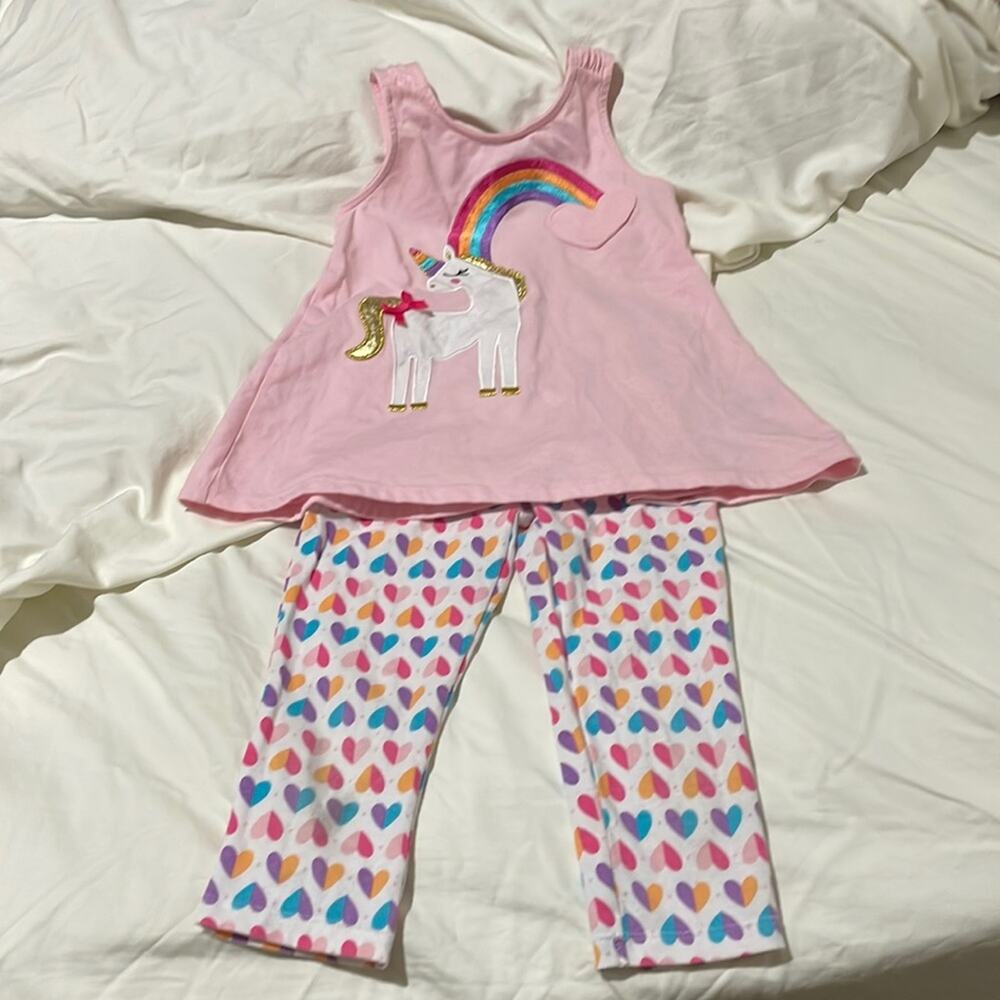 Kids Headquarters 5 capri heart pants with pink unicorn tank top set worn once